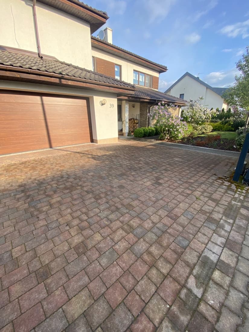 Czyszczenie kostki brukowej 13 przed realizacją